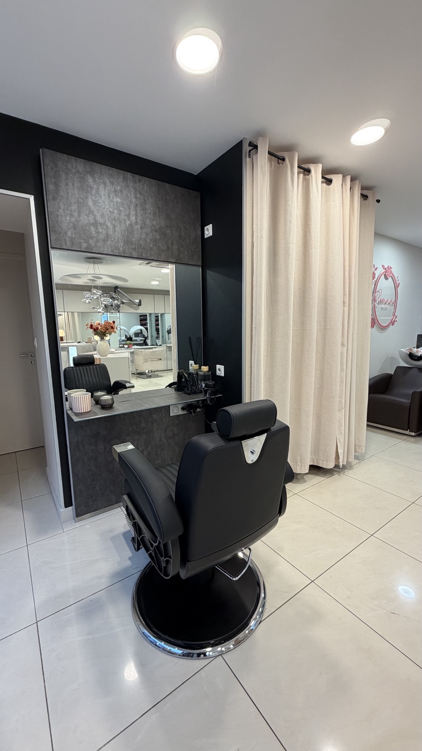 Poste de coiffure après rénovation