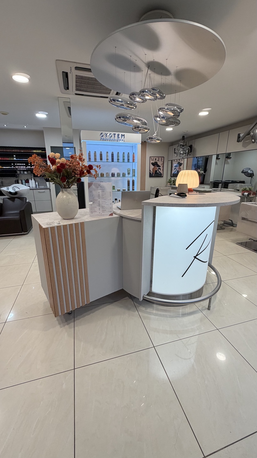 Accueil du salon après rénovation par Velatura